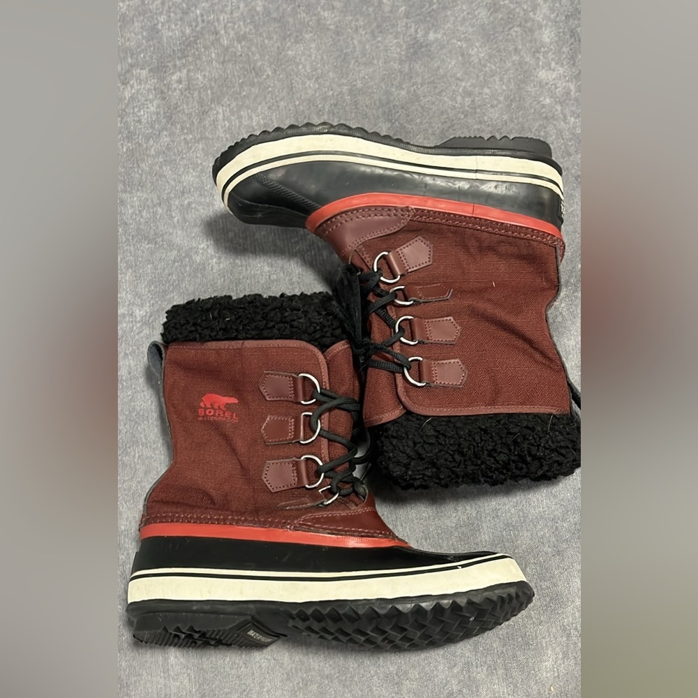 Sorel Women's Winter Carnival waterproof insulated boots size 7​